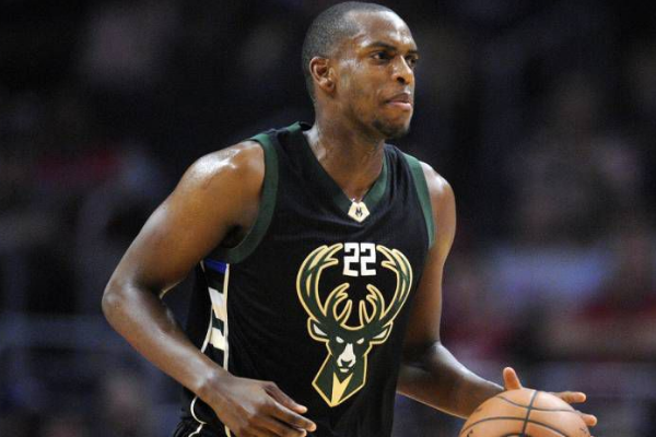 在攻防两端 在攻防两端