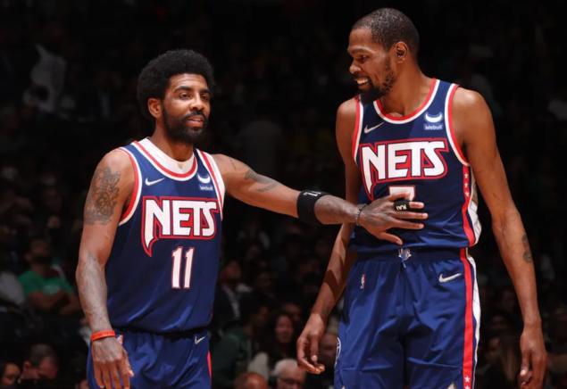 成鲜明对比 成鲜明对比